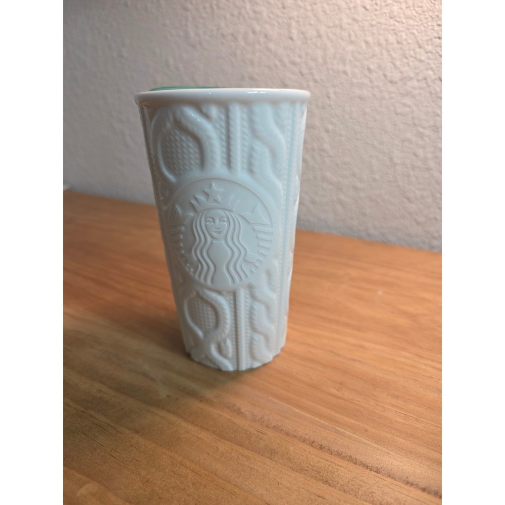 Starbucks White Cable Knit Sweater Ceramic Travel Tumbler Mug 12oz Green Lid